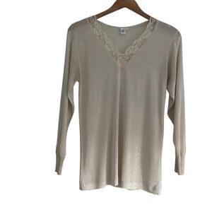 Wintersilks Base Layer Top Sz M Beige Long Sleeve Lace V-Neck Classic Comfort